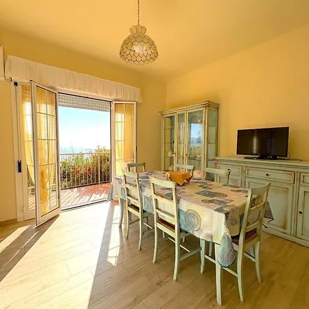 Apartment Panorama Gardone Riviera